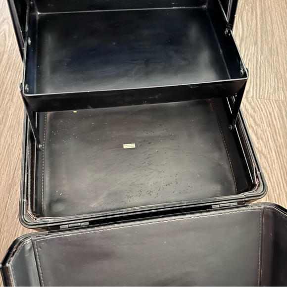 MAC Black gray Makeup Case - Picture 8 of 16